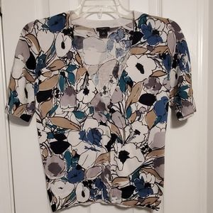 Ann Taylor Short Sleeve V neck